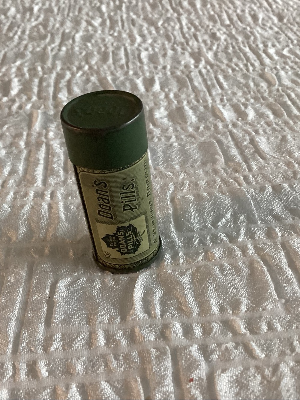 Vtg. DOAN’S Pill tin early 20th Century. Historically marketed as a proprietary
